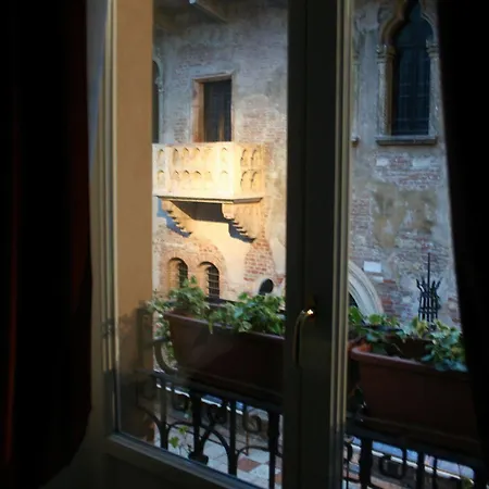 La Corte Di Giulietta Couette-café