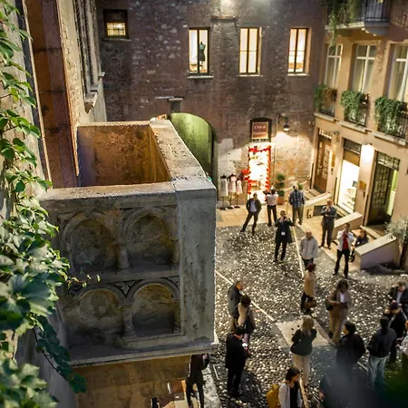 La Corte Di Giulietta Couette-café 3*